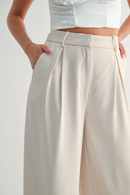 Classic Pleated Wide-leg Trousers