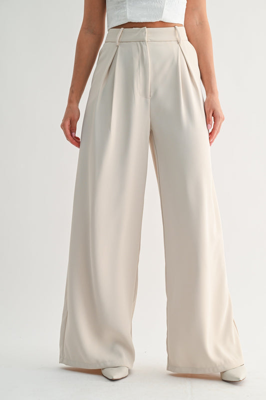 Classic Pleated Wide-leg Trousers