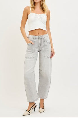 Mid Rise Barrel Leg Jeans With Patch Pocket Detail