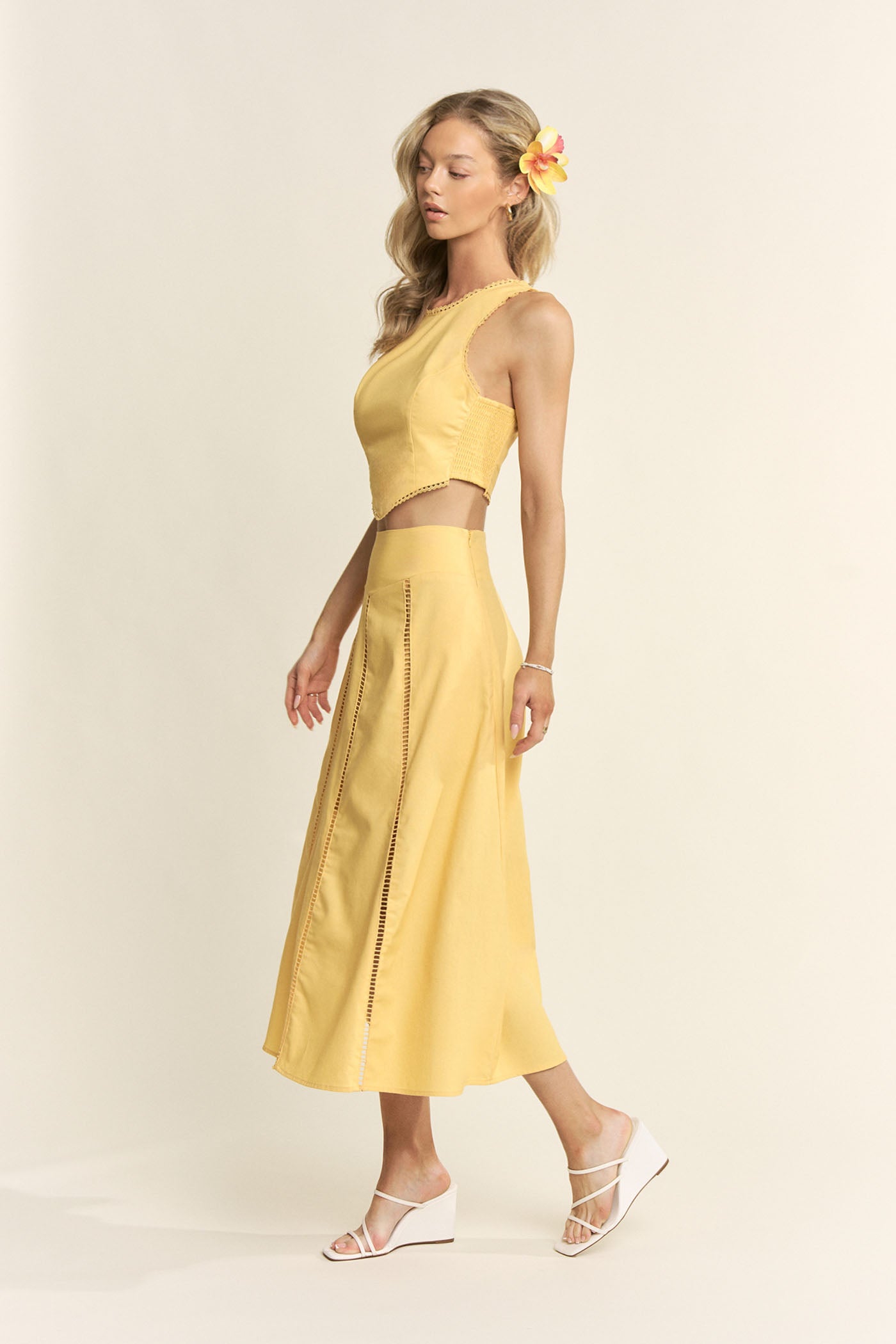 Edge Lace Round Neck Top & Lace Skirt Set