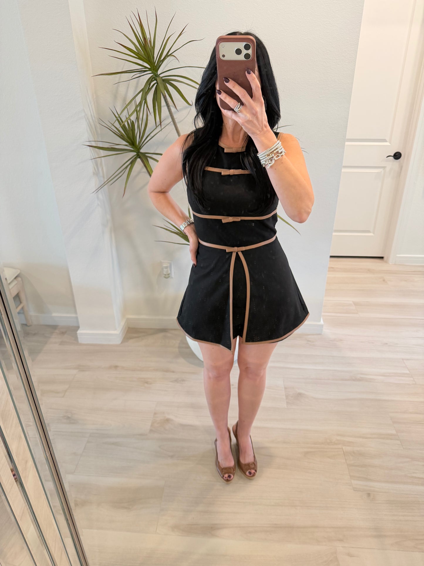 Round Neckline Sleeveless Romper With Bow Detail